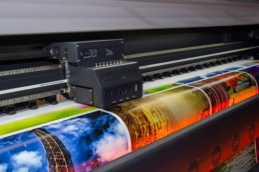 מכונת דפוס מדפיסה פוסטר נייר